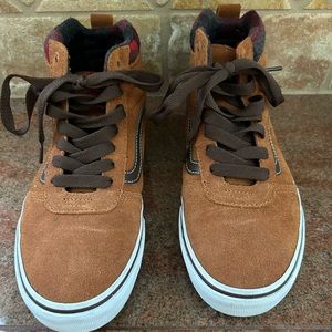 EUC - Vans Brown Suede Tennis Shoes (Size:8)